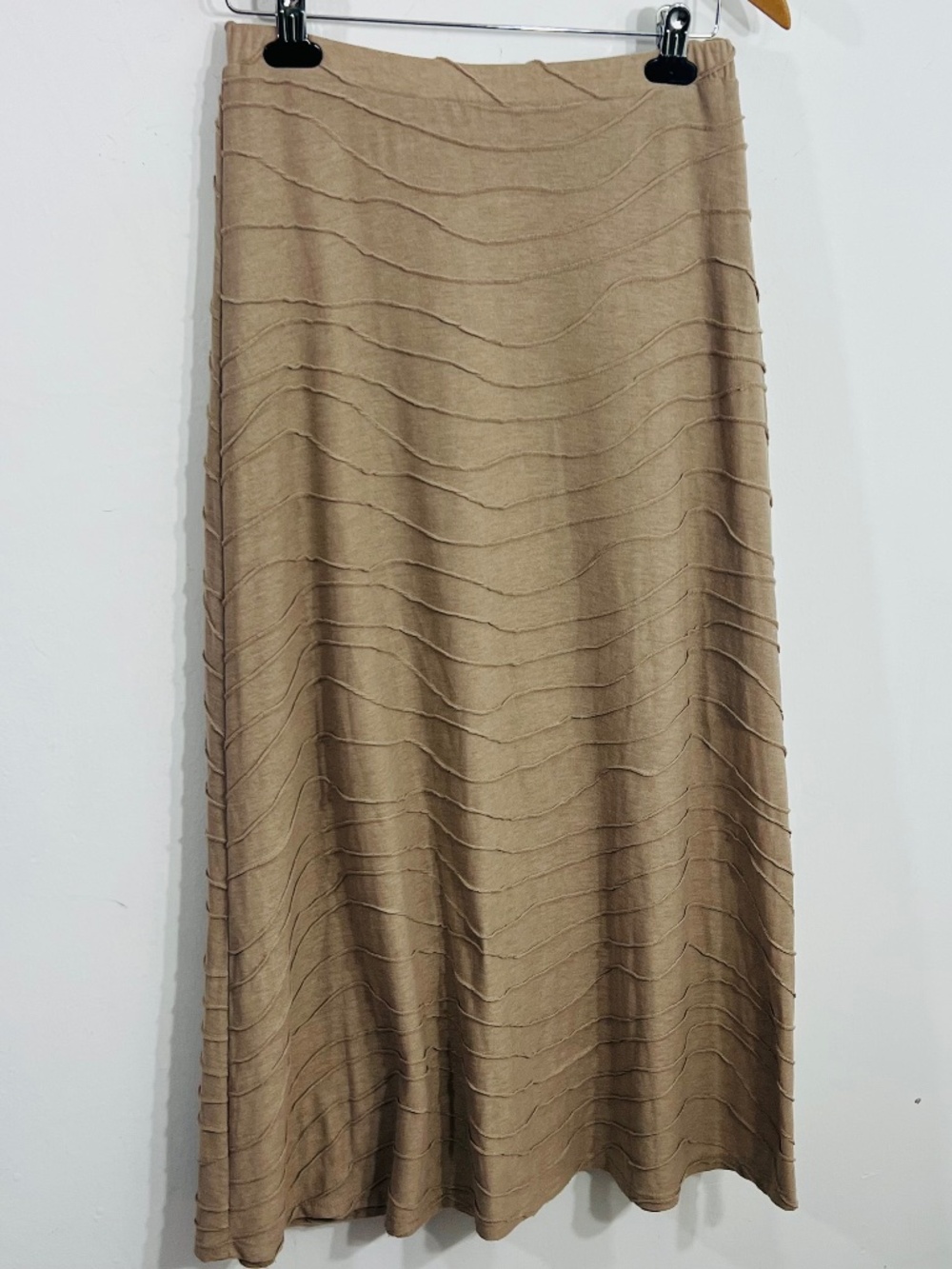 Zac & Rachel Beige Maxi Skirt Lined Elastic Waist Wave Fabric Detail Flattering